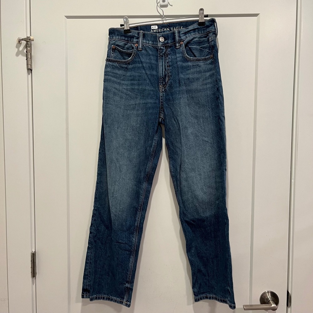 American Eagle Ex-Boyfriend Strigid Jeans Blue Medium Wash Size 2 Short 4106
